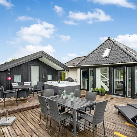 Сasa de vacaciones Solfrid - 150m From The Sea By Interhome