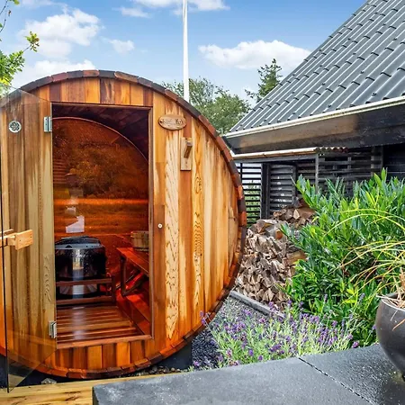 Сasa de vacaciones Solfrid - 150m From The Sea By Interhome *