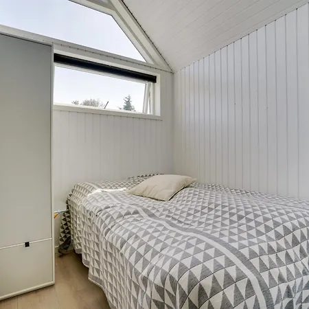 Solfrid - 150m From The Sea By Interhome Feriehus